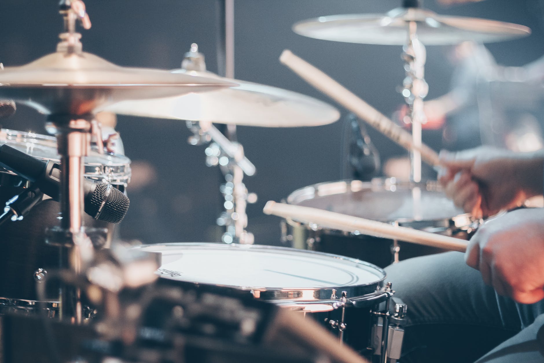 close up photo of drum set